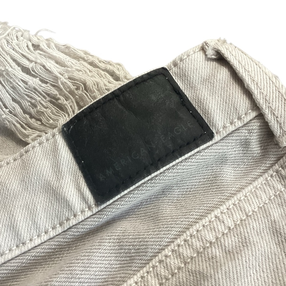 American Eagle Light‎ Grey Thrashed High Waisted Straight Leg Mom Jeans, Size 12 - Picture 7 of 10